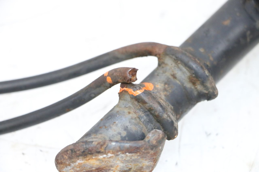 photo de CABALLETE LATERAL PIAGGIO VESPA GTS SUPER IE 125 (2009 - 2016) - Primer plano técnico