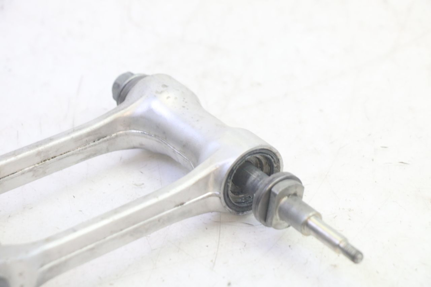 photo de BIELETA SUSPENSION KAWASAKI KXF KX-F 250 (2017 - 2019) - Primer plano técnico