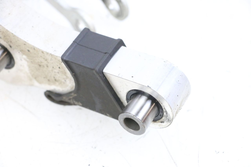 photo de BIELETA SUSPENSION YAMAHA MT-07 MT07 ABS 700 (2018 - 2020) - Estado de la superficie y material