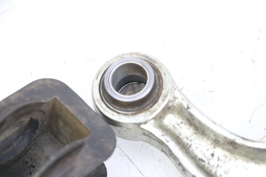 photo de BIELETA DE AMORTIGUADOR YAMAHA TTR 125 (2000 - 2020) - Primer plano técnico