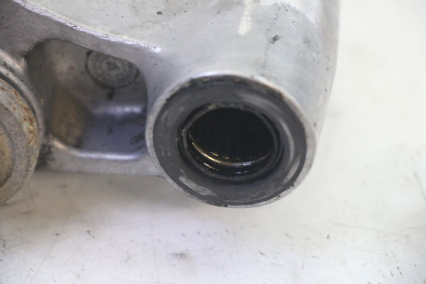 photo de BIELETA SUSPENSION KAWASAKI ZR 7 750 (1999 - 2001) - Características distintivas