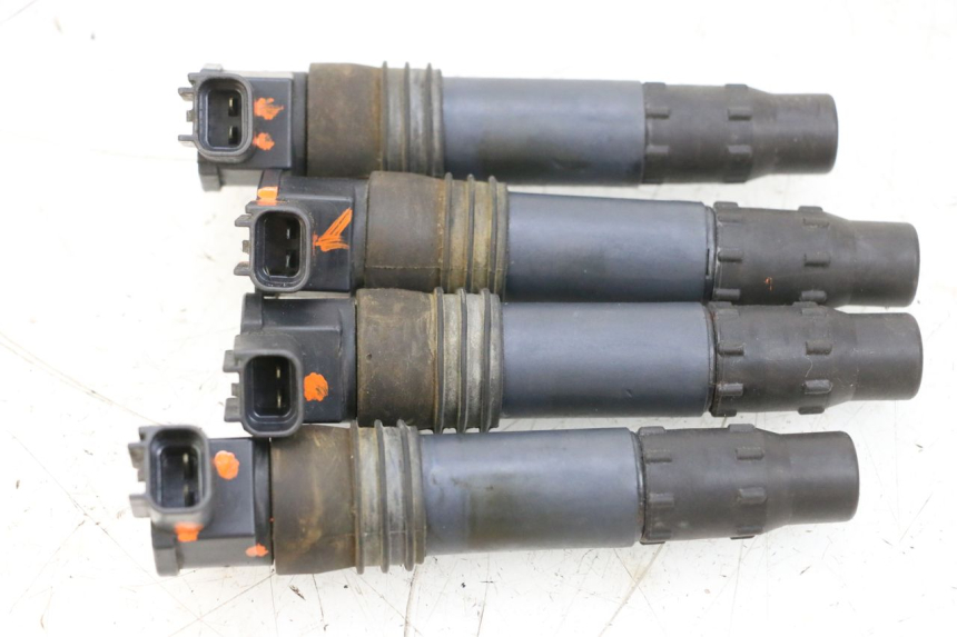 photo de BOBINA SUZUKI GSXR GSX-R 1000 (2003 - 2004) - Detalles de los puntos de fijación