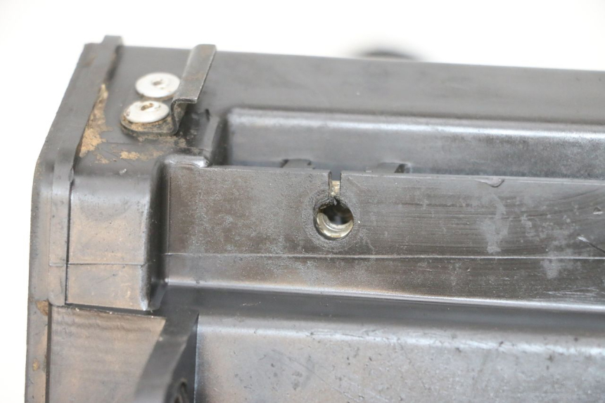 photo de CAJA FILTRO YAMAHA TTR 125 (2000 - 2020) - Primer plano técnico