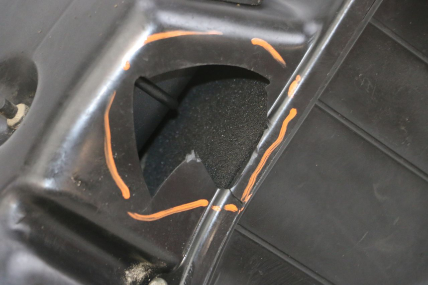 photo de CAJA FILTRO YAMAHA TZR 50 (2008 - 2016) - Detalles de los puntos de fijación