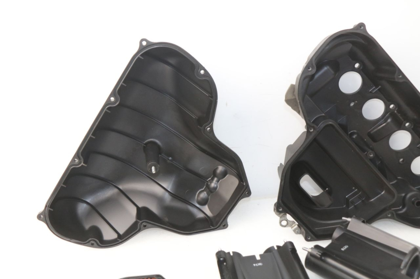 photo de CAJA FILTRO YAMAHA FZ8 800 (2010 - 2016)