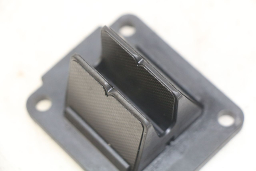 photo de CAJA DE LáMINAS KAWASAKI KX 85 (2001 - 2013) - Detalles de los puntos de fijación