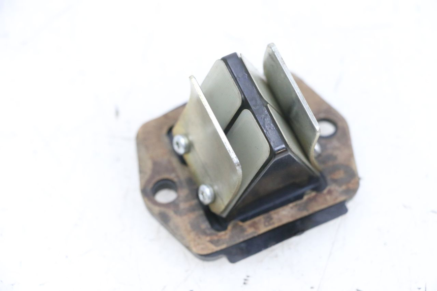 photo de ADMISION PIAGGIO NEW TYPHOON 50 (2018 - 2021) - Primer plano técnico