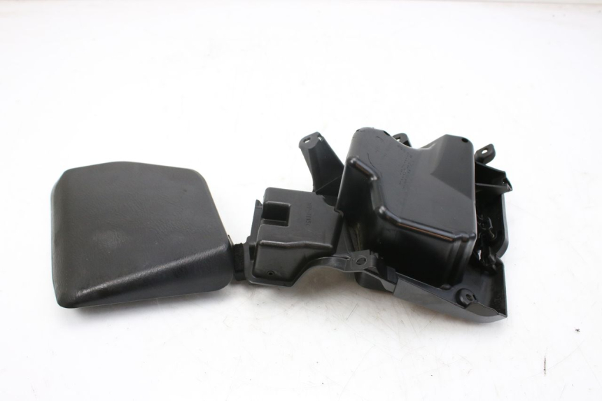 photo de CAJA DE GUANTES SUZUKI AN BURGMAN 400 (2006 - 2010)