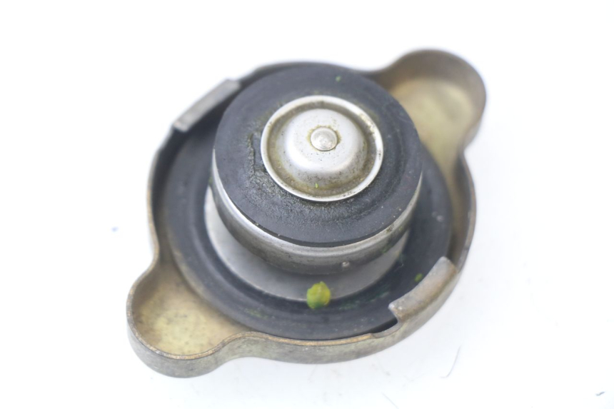 photo de TAPON RADIADOR HONDA CRF CR-F 450 (2001 - 2005)