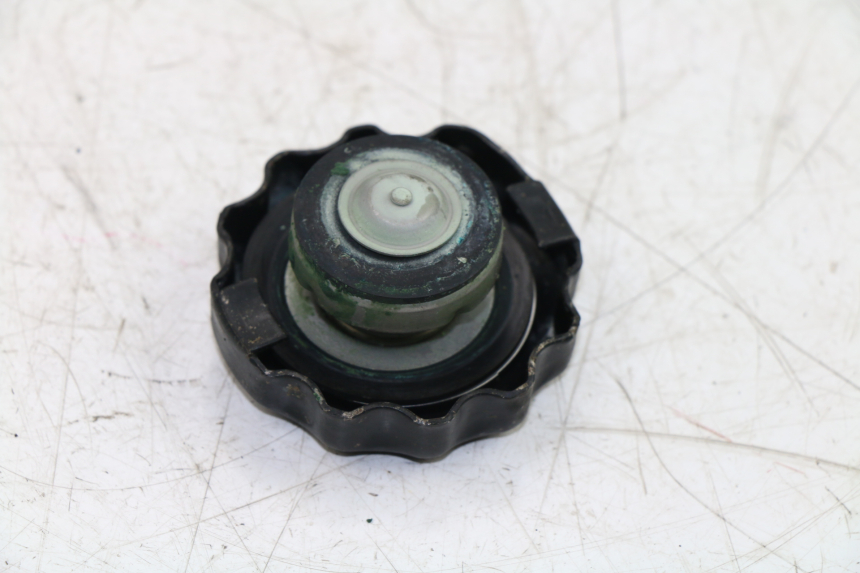 photo de TAPON RADIADOR DUCATI ST3 992 (2006 - 2008)