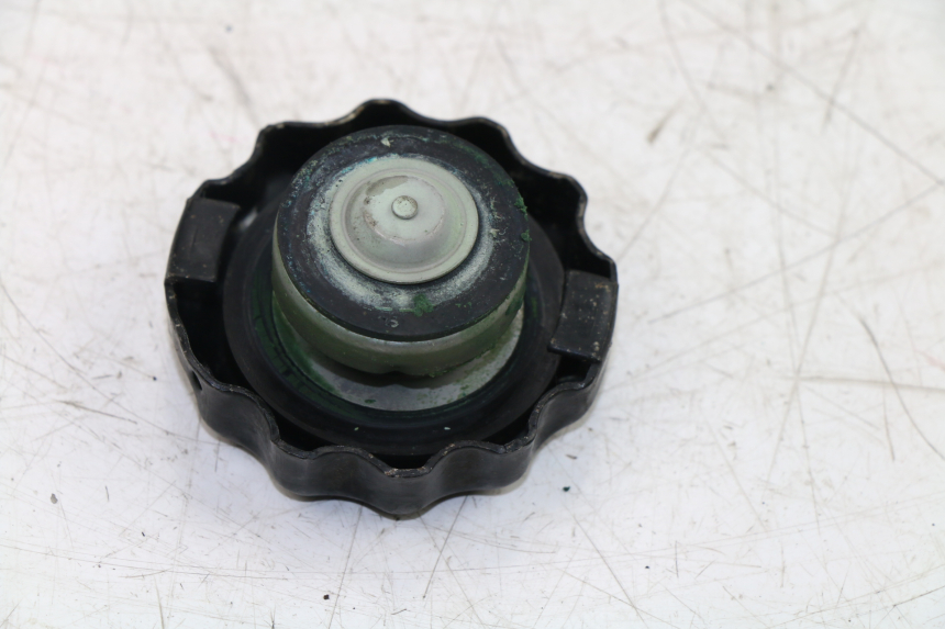 photo de TAPON RADIADOR DUCATI ST3 992 (2006 - 2008)