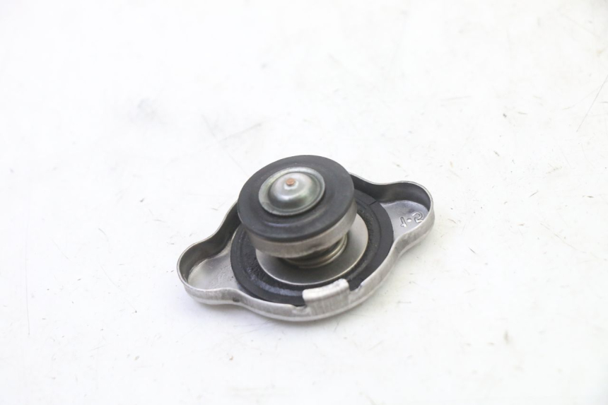 photo de TAPON RADIADOR BMW G310 R 310 (2016 - 2020)