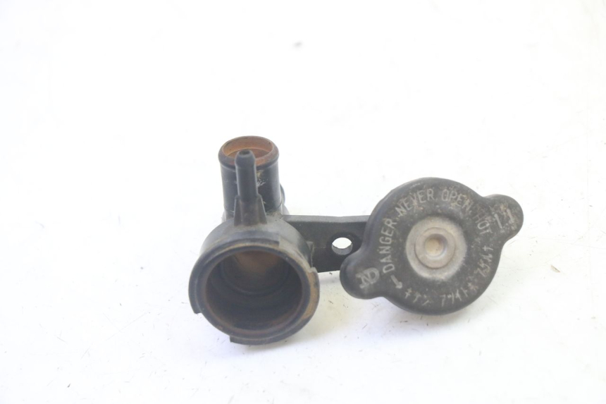 photo de TAPON RADIADOR KAWASAKI GPX R WARBIRD 600 (1988 - 1993) - Vista principal