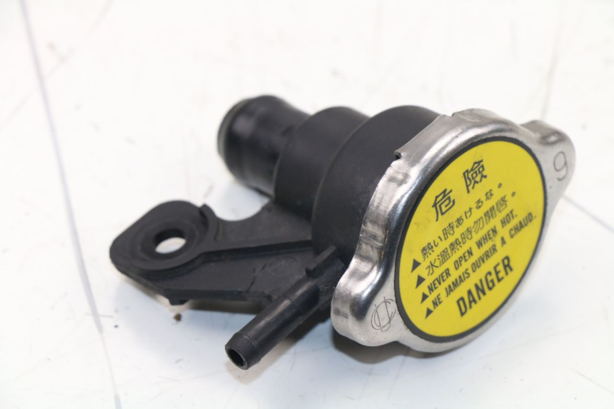 photo de TAPON RADIADOR KAWASAKI J300 300 (2014 - 2017)
