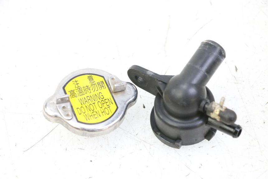 photo de TAPON RADIADOR SYM JOYMAX 125 (2010 - 2017)