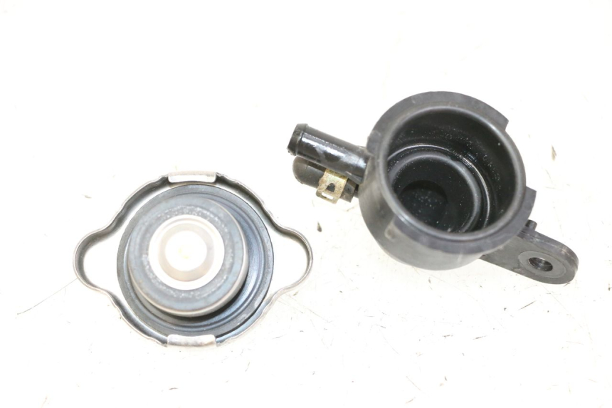 photo de TAPON RADIADOR SYM JOYMAX 125 (2010 - 2017)