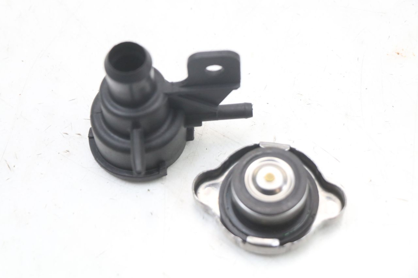 photo de TAPON RADIADOR KYMCO DINK STREET ABS 125 (2011 - 2018)