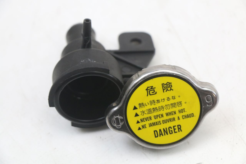 photo de TAPON RADIADOR KYMCO XCITING 250 (2006 - 2009)