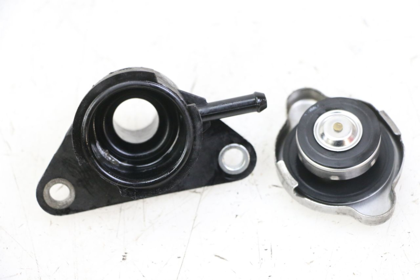 photo de TAPON RADIADOR SUZUKI BURGMAN 125 (2015 - 2017)