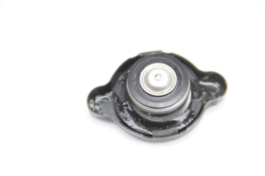 photo de TAPON RADIADOR SUZUKI GSR 600 (2005 - 2012)