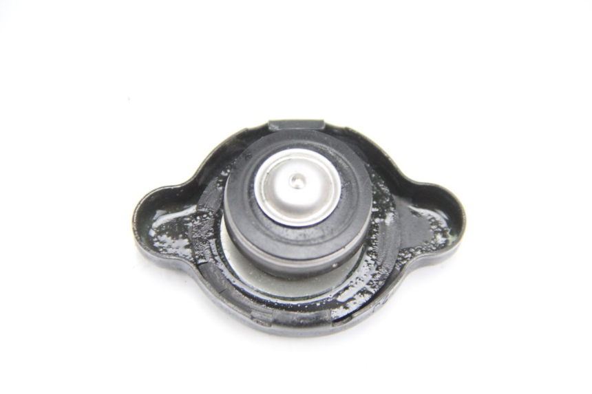 photo de TAPON RADIADOR SUZUKI GSR 600 (2005 - 2012)