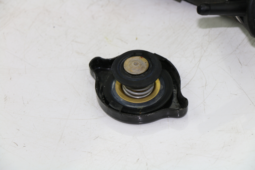 photo de TAPON RADIADOR SUZUKI UH BURGMAN 125 (2002 - 2006)