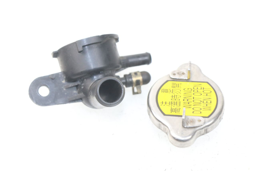 photo de TAPON RADIADOR SYM JOYMAX 250 (2013 - 2017)
