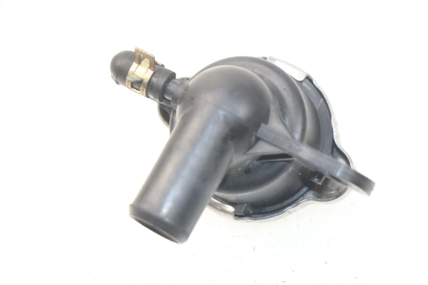 photo de TAPON RADIADOR SYM JOYMAX 250 (2013 - 2017)