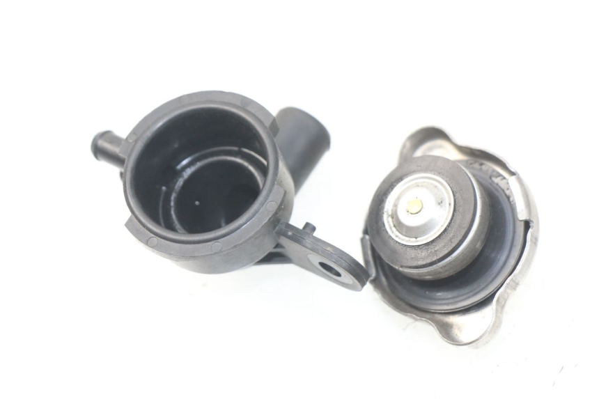 photo de TAPON RADIADOR SYM JOYMAX 250 (2013 - 2017)