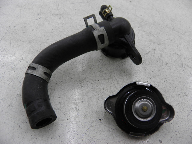 photo de TAPON RADIADOR SYM MAXSYM I 400 (2011 - 2016)