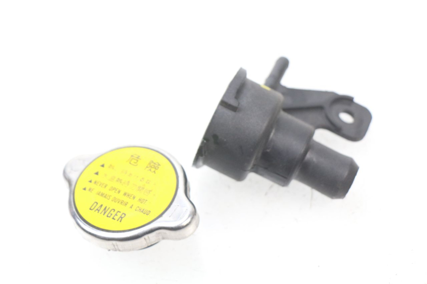photo de TAPON RADIADOR KYMCO X-CITING XCITING 400 (2014 - 2018)