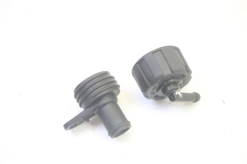 photo de TAPA DEL RADIADOR YAMAHA XMAX X-MAX 125 (2006 - 2009) - Zoom estado de uso