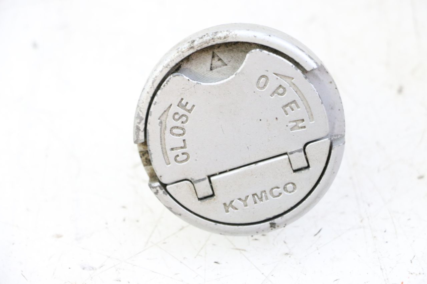 photo de TAPA DE DEPÓSITO DE COMBUSTIBLE KYMCO AGILITY 4T 50 (2018 - 2022)