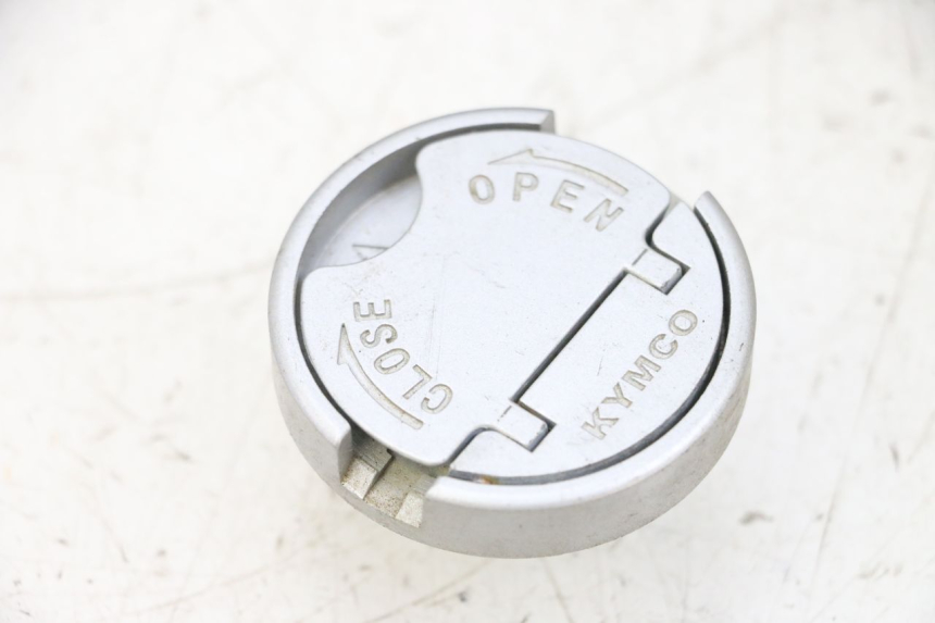 photo de TAPA DE DEPÓSITO DE COMBUSTIBLE KYMCO AGILITY 4T 50 (2018 - 2022) - Vista principal