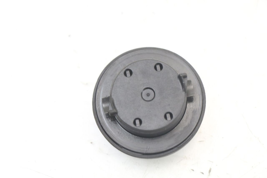 photo de TAPON DEPOSITO FUEL BMW C1 125 (2000 - 2003)