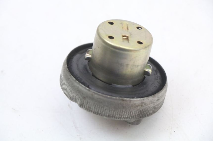 photo de TAPA DEPÓSITO DE COMBUSTIBLE HONDA FES PANTHEON 2T 125 (1998 - 2002)
