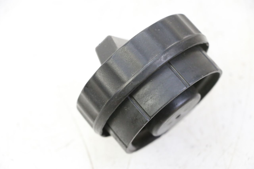 photo de TAPON DEPOSITO FUEL HONDA FES S-WING SWING ABS 125 (2007 - 2015) - Zoom estado de uso