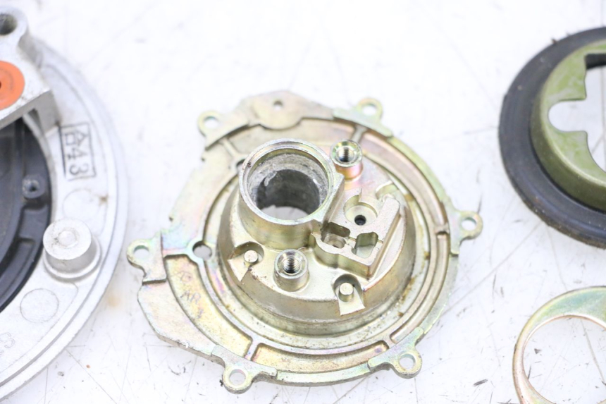 photo de TAPON DEPOSITO FUEL SUZUKI GSXR GSX-R 1000 (2003 - 2004) - Primer plano técnico