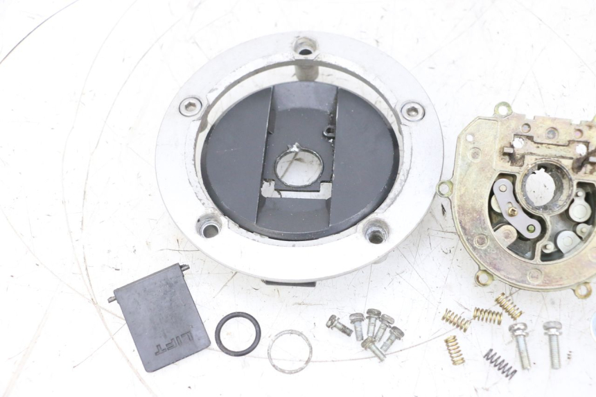 photo de TAPON DEPOSITO FUEL SUZUKI GSXR GSX-R 1000 (2003 - 2004) - Recambio usado revisado