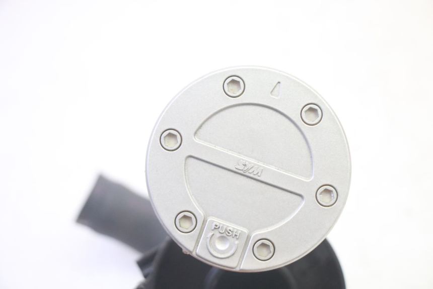 photo de TAPON DEPOSITO FUEL SYM GTS EVO 125 (2009 - 2013) - Zoom estado de uso
