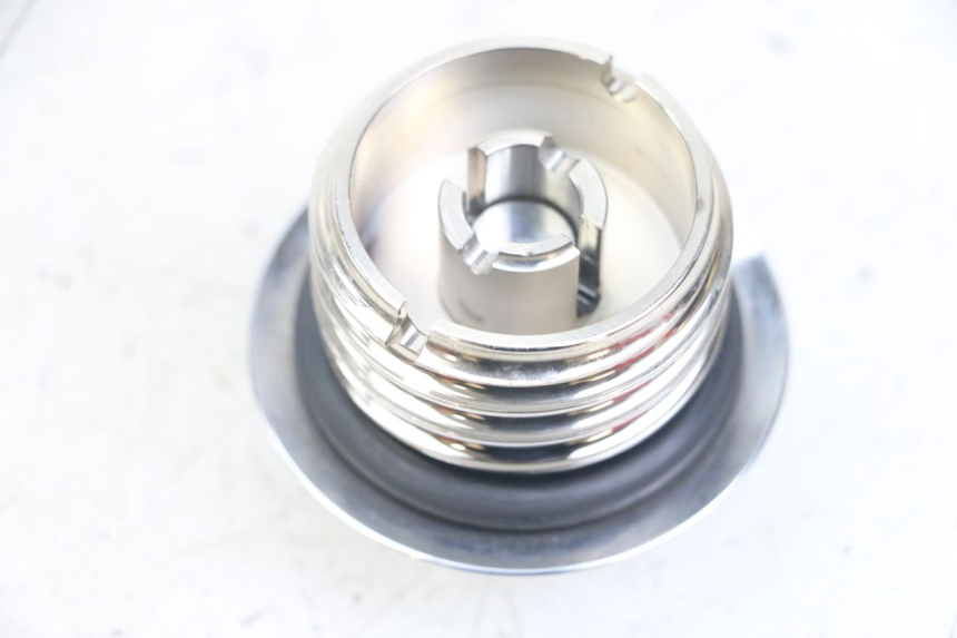 photo de TAPA DE DEPÓSITO DE COMBUSTIBLE HARLEY DAVIDSON SPORTSTER XL CUSTOM 1200 (2003 - 2004)