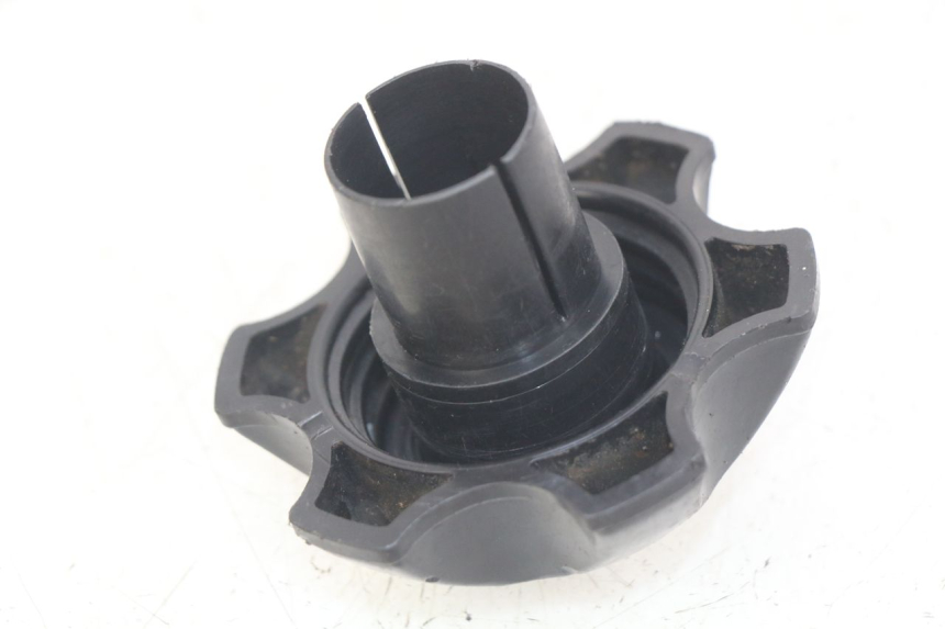 photo de TAPA DE DEPÓSITO DE COMBUSTIBLE HONDA CR 80 (2001 - 2003)