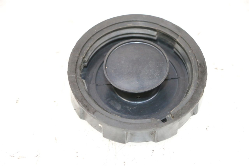 photo de TAPA DEPÓSITO DE COMBUSTIBLE PEUGEOT KISBEE 4T 50 (2010 - 2017) - Detalle de la pieza