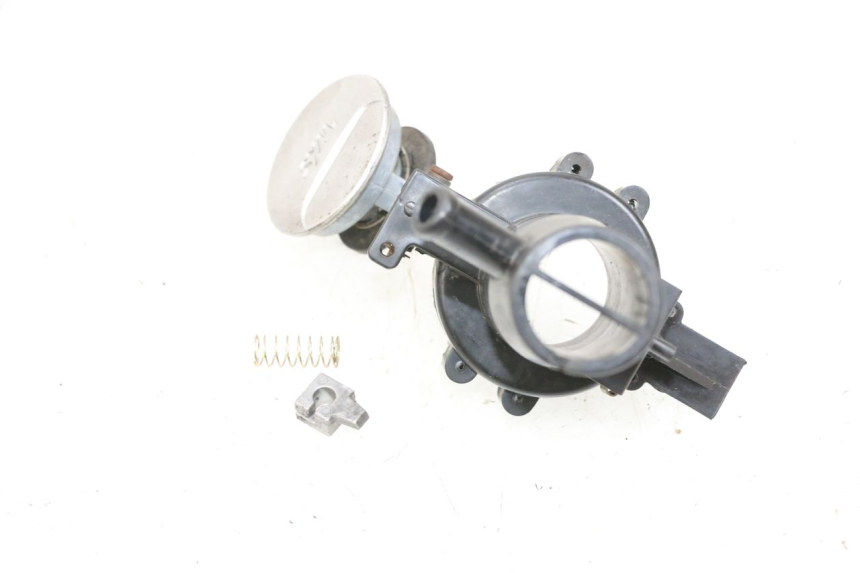 photo de TAPA DEPÓSITO DE COMBUSTIBLE SYM ORBIT III 3 4T 50 (2018 - 2021) - Primer plano técnico