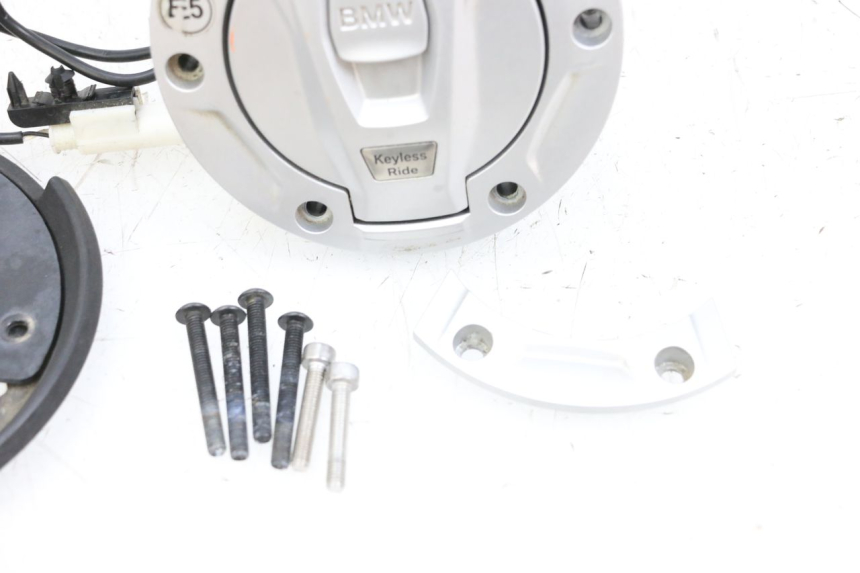 photo de TAPON DEPOSITO FUEL BMW R GS 1250 (2021 - 2024) - Marcados y referencias originales