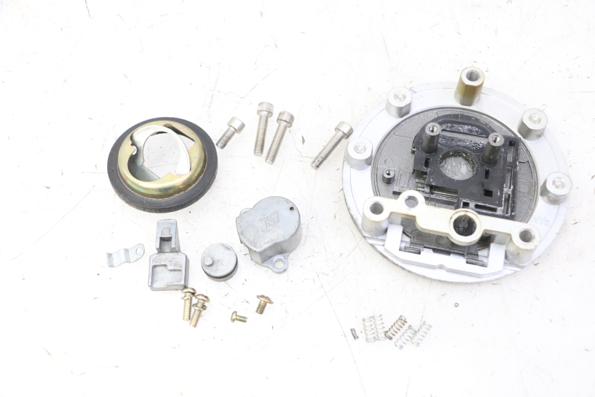 photo de TAPON DEPOSITO FUEL MAG POWER R-STREET 50 (2016 - 2025)