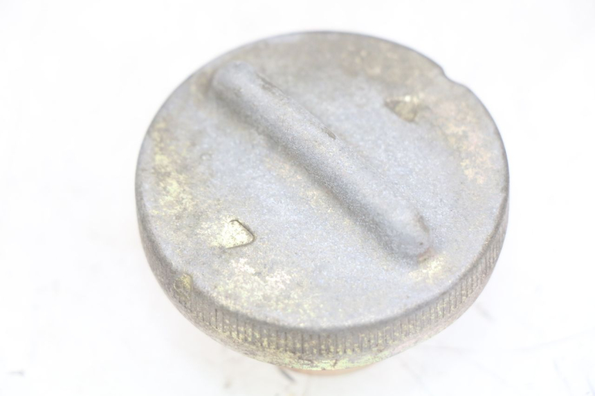 photo de TAPA DE DEPÓSITO DE COMBUSTIBLE HONDA SCV LEAD 100 (2003 - 2007)