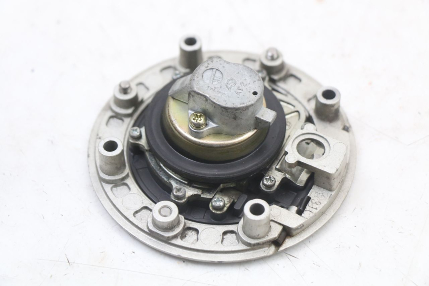 photo de TAPON DEPOSITO FUEL SUZUKI SV S 650 (1999 - 2002)