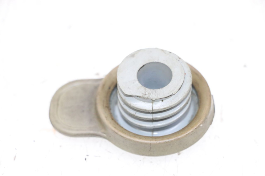 photo de TAPA DEPÓSITO DE ACEITE MBK BOOSTER SPIRIT NAKED 50 (2004 - 2017) - Detalle de la pieza