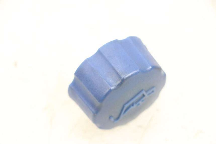 photo de TAPA DEPÓSITO DE ACEITE PEUGEOT ELYSEO 125 (1999 - 2004) - Otra perspectiva